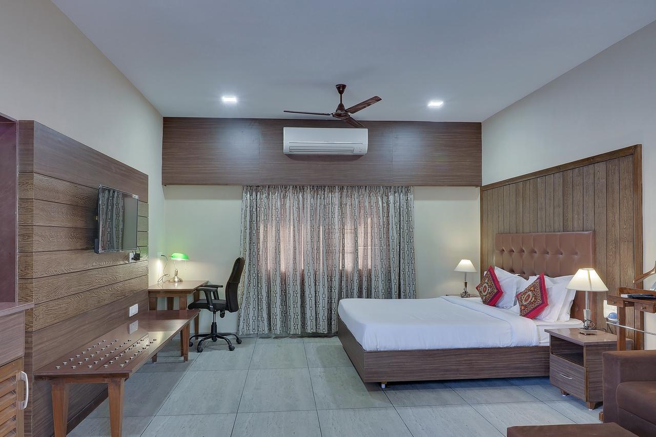 The Royal Safari Camps Hotel Bajana Exterior photo
